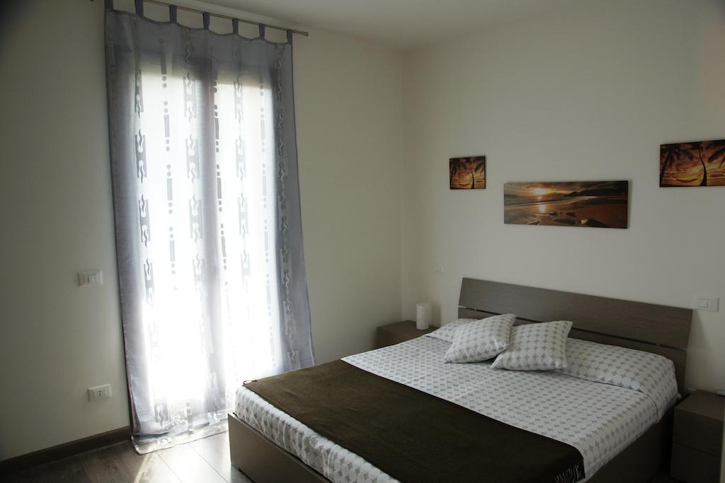 Il Nuovo Palazzotto Διαμέρισμα Στρέσα Δωμάτιο φωτογραφία